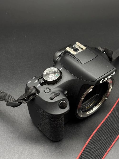 Canon Camera EOS 2000D Kit